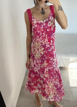 Розкішна яскрава шовкова віскозна вінтажна рожева сукня максі з квітковим принтом