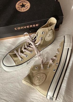 Кеды converse с бежевой эмблемой