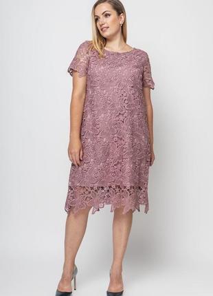 Ошатне пудрове плаття а-силуету з мереживом, великих розмірів від 50 до 58