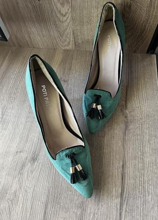 Стильные зеленые туфли с косточками1 фото