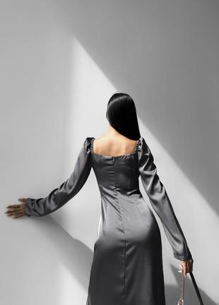 Сатиновое платье миди с разрезом5 фото