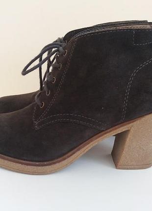 Замшеві фірмові черевики esprit