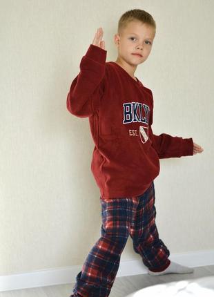 Хорошая и качественная теплая флисовая детская пижама для мальчика бордо