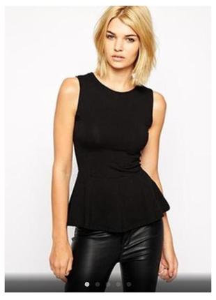 Топ з баскою ущільнені плічка подовжена спинка