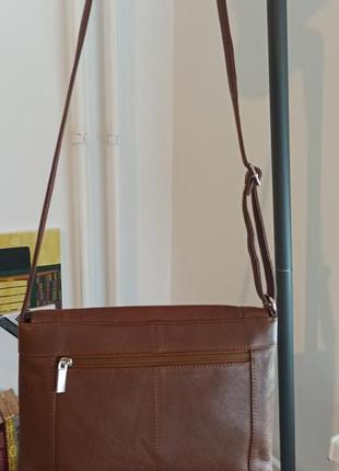 Отличная сумочка кросс - боди из натуральной воловьей кожи.2 фото