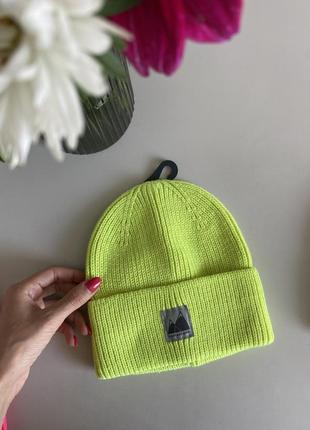 Вʼязані шапки zara