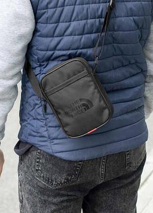 Маленька чоловіча спортивна сумка-месенджер the north face sov чорна міська через плече барс3 фото