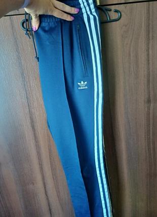 Спортивные штаны adidas