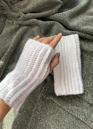 Белоснежные митенки, перчатки без пальцев ручной работы🤗