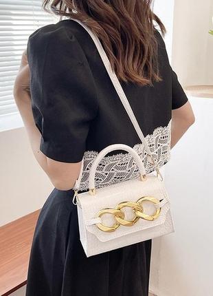 Женская сумка кросс-боди в стиле рептилии белая3 фото