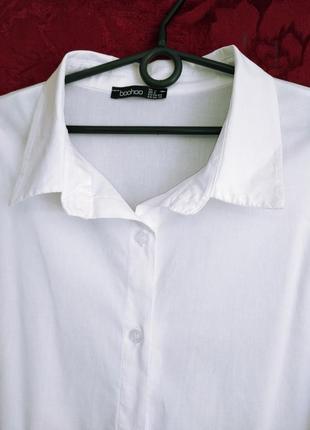Белая рубашка свободного кроя удлинённая белоснежная рубашка оверсайз3 фото