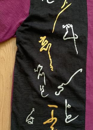 Колорблок футболка uniqlo с абстрактными символами иероглифами япония h&m arket cos m l6 фото