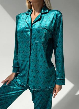 Женская зеленая/изумрудная бархатная пижама victoria's secret в лого.