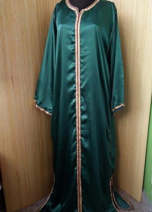 Длинное зелёное атласное марокканское платье / абая / галабея