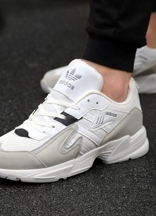 Кросівки адідас чоловічі білі з бежевим / якісні кросівки adidas