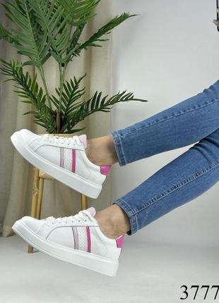 Бело-розовые кроссовки5 фото