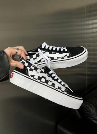 Трендовые кроссовки vans