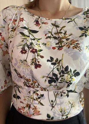 Легкая блуза в цветочный принт с красивой спинкой4 фото