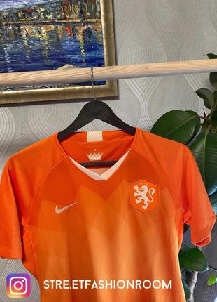 Снижка на женскую форму nederland