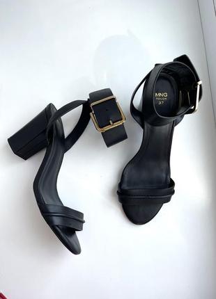 Кожаные босоножки mango на широком каблуке 37 р. натуральная кожа