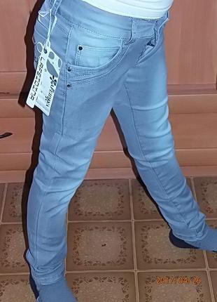 Літні джинси на дівчинку