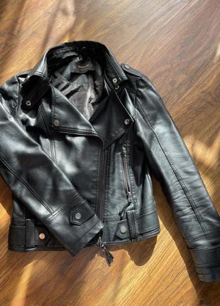 Куртка-косуха черная