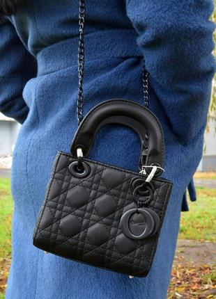 Чорна сумка в стилі lady dior2 фото