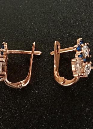 Дитячі золоті сережки квітка зі вставками з фіанітів