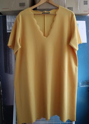 Комфортное платье желто-горчичного цвета с фестонами3 фото