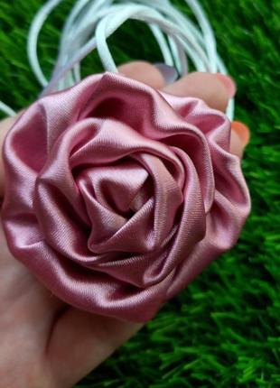 Чокер квітка, квітка на шию, квітка на руку,троянда на шию, троянда зі шнурком