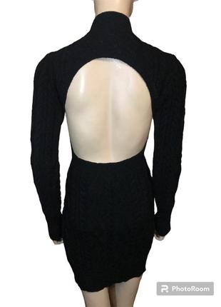 Вязанное платье свитер с открытой спинкой в косички6 фото