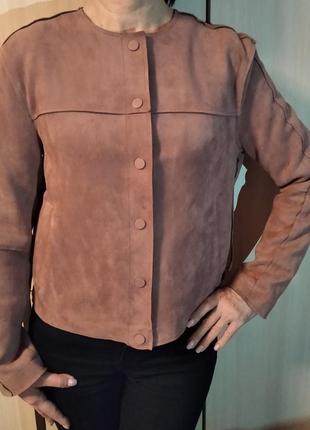 Легкая куртка из эко-замши stradivarius1 фото