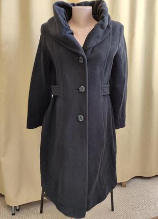 Элегантное шерстье-кашемировое пальто с объемным воротником