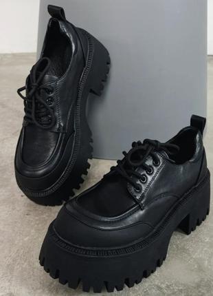 Чорні черевики оксфорди на шнуровці1 фото