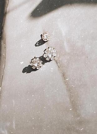 Серьги гвоздики