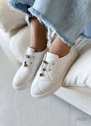 Белые кожаные стеганые туфли оксфорды на шнурках шнуровке толстой подошве6 фото