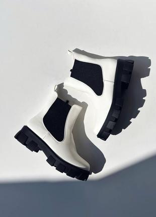Женские ботинки белые с черным chelsea zip white