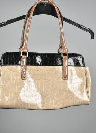 Guess сумка женская классическая эко кожа питона змеи бежево -черная3 фото
