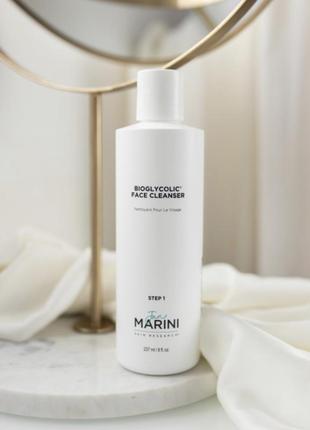 Мʼякий гелевий очисник із гліколевою кислотою jan marini bioglycolic face cleanser 237 ml