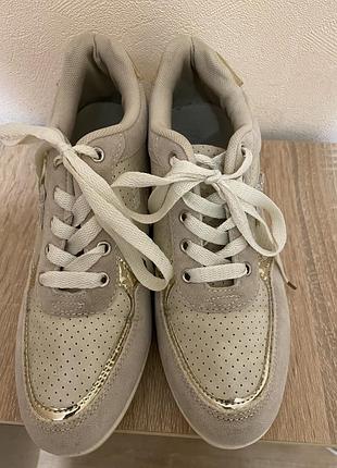 Кросівки, снікери