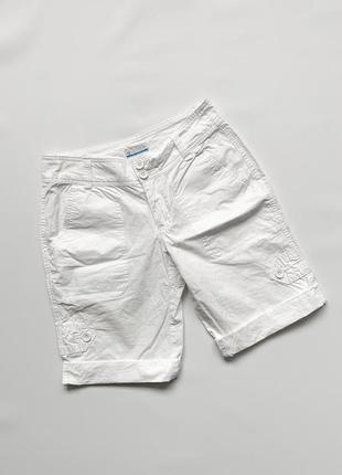 Жіночі тонкі легкі білі шорти