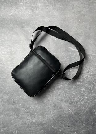 Мужская сумка через плечо адидас с черным логотипом6 фото