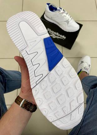 Білі із синім модель класик кросівки reebok classic white сині