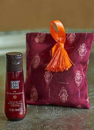 Парфюмированное саше для гардероба и вещей с ароматом индийской розы rituals ayurveda sachet (1 шт)2 фото