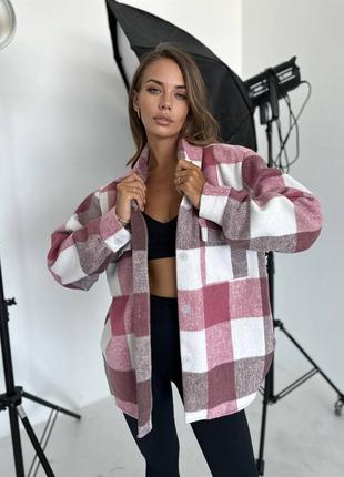 Жіноча тепла кашемірова сорочка у клітинку вільного крою оверсайз