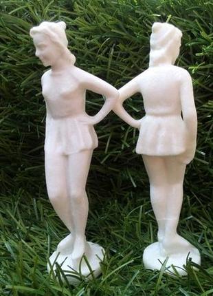 Пара статуэток фигуристки (конькобежки) бакелитовая (карболит) ссср 50-е года5 фото
