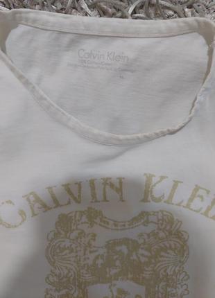 Мужская футболка calvin klein белого цвета с классическим кроем размер большой3 фото