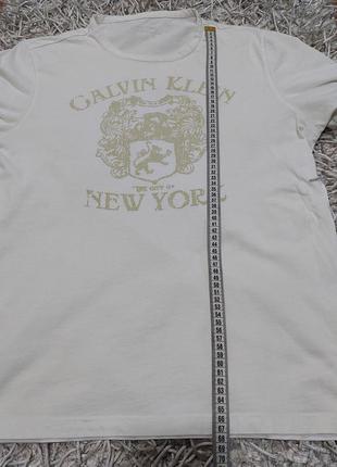 Мужская футболка calvin klein белого цвета с классическим кроем размер большой4 фото