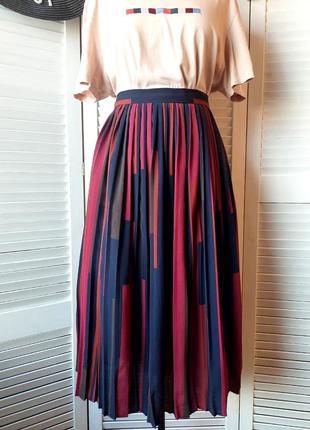Трендовая юбка плиссе миди в полоску с  геометрическим принтом principles2 фото