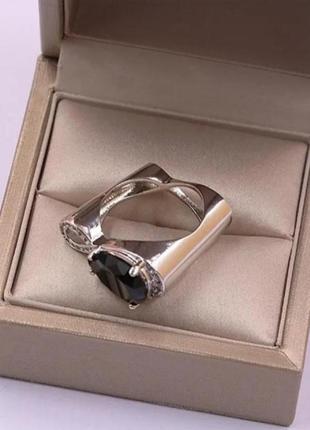 Кольцо кольцо original с черным ониксом и цирконами2 фото